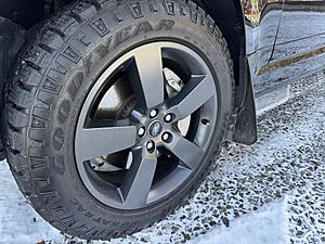 2023 Defender 130 Tires-img_1643.jpeg