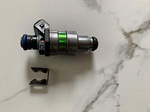 Fuel Injector Installation - quick question-img_2093.jpeg