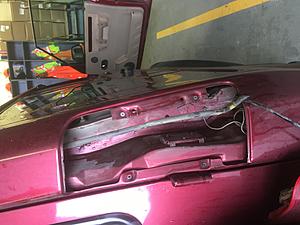 roof leak-lr-d2-rear-sunroof-drain.jpg