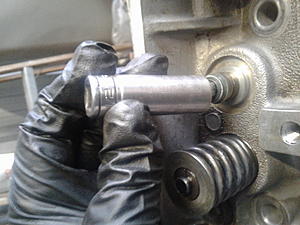 Time to Rebuild Bottom End-valveseal.jpg