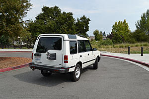 1998 Discovery 1 Chawton White on Bahama Beige-rover-4-.jpg
