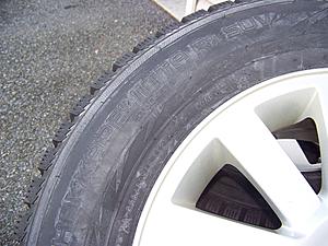 Nokian Hakkapeliitta winter tires for LR3-100_0991.jpg
